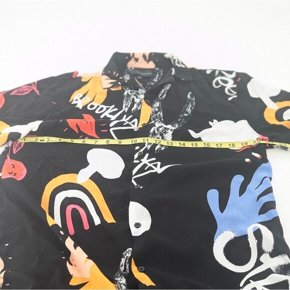 Abstract No Boundaries Button Down Brooklyn Collared T-Shirt Size Medium - Picture 3 of 4